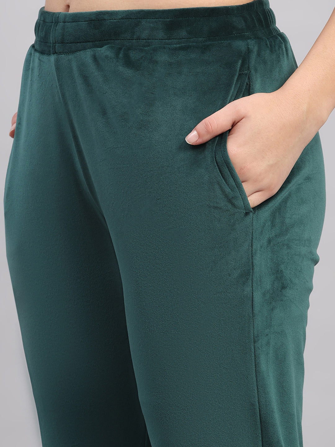 Women Green Solid Hooded Full Sleeve Winter Tracksuit