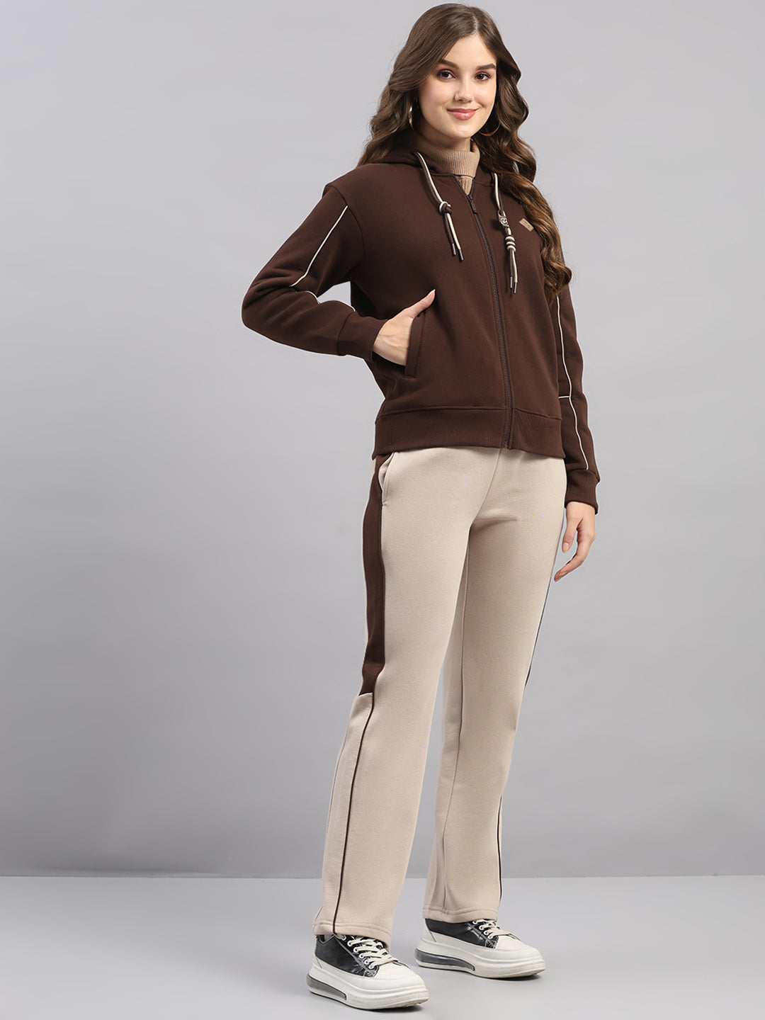 Women Brown Solid Hooded Full Sleeve Winter Tracksuit