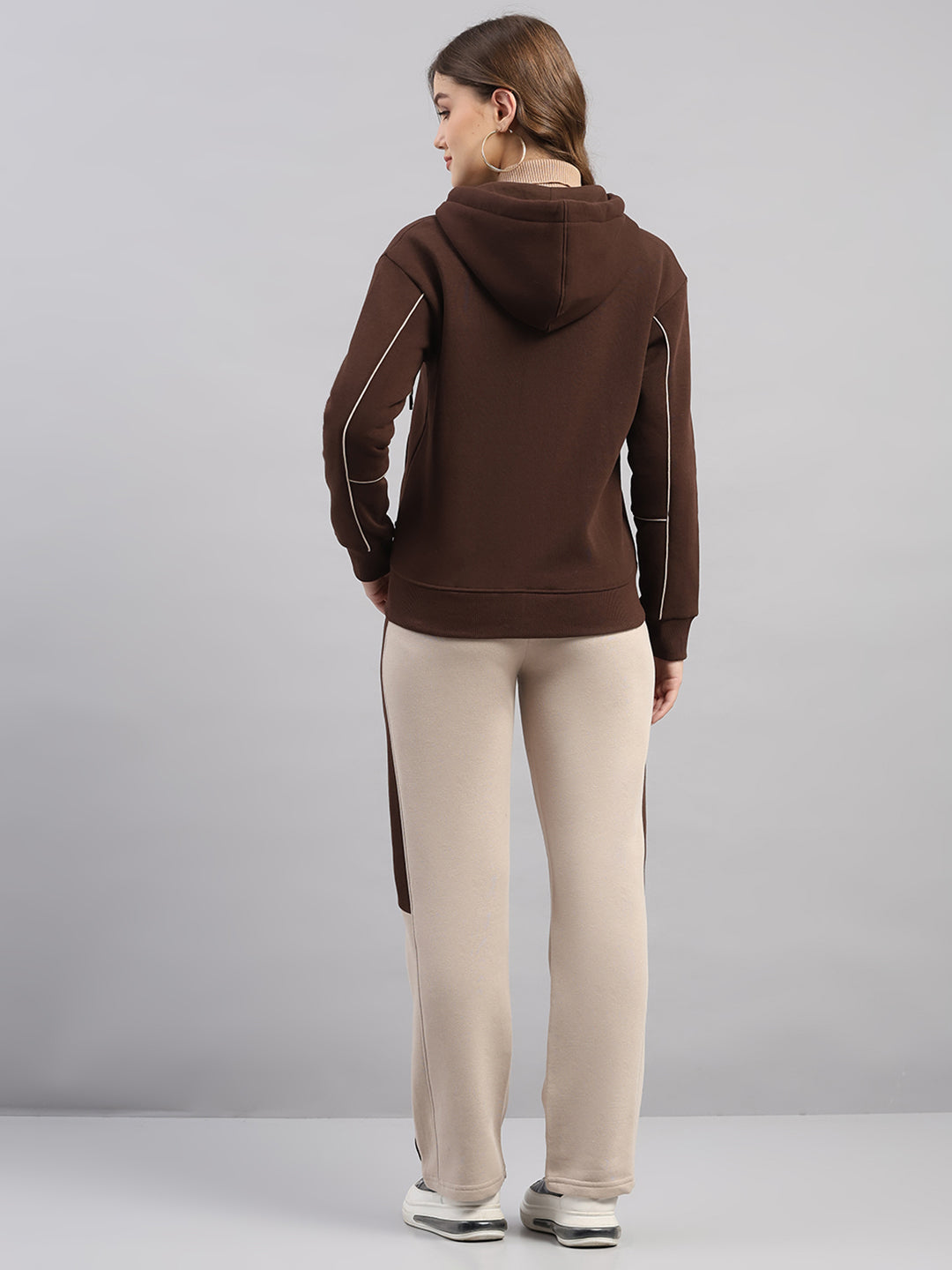 Women Brown Solid Hooded Full Sleeve Winter Tracksuit