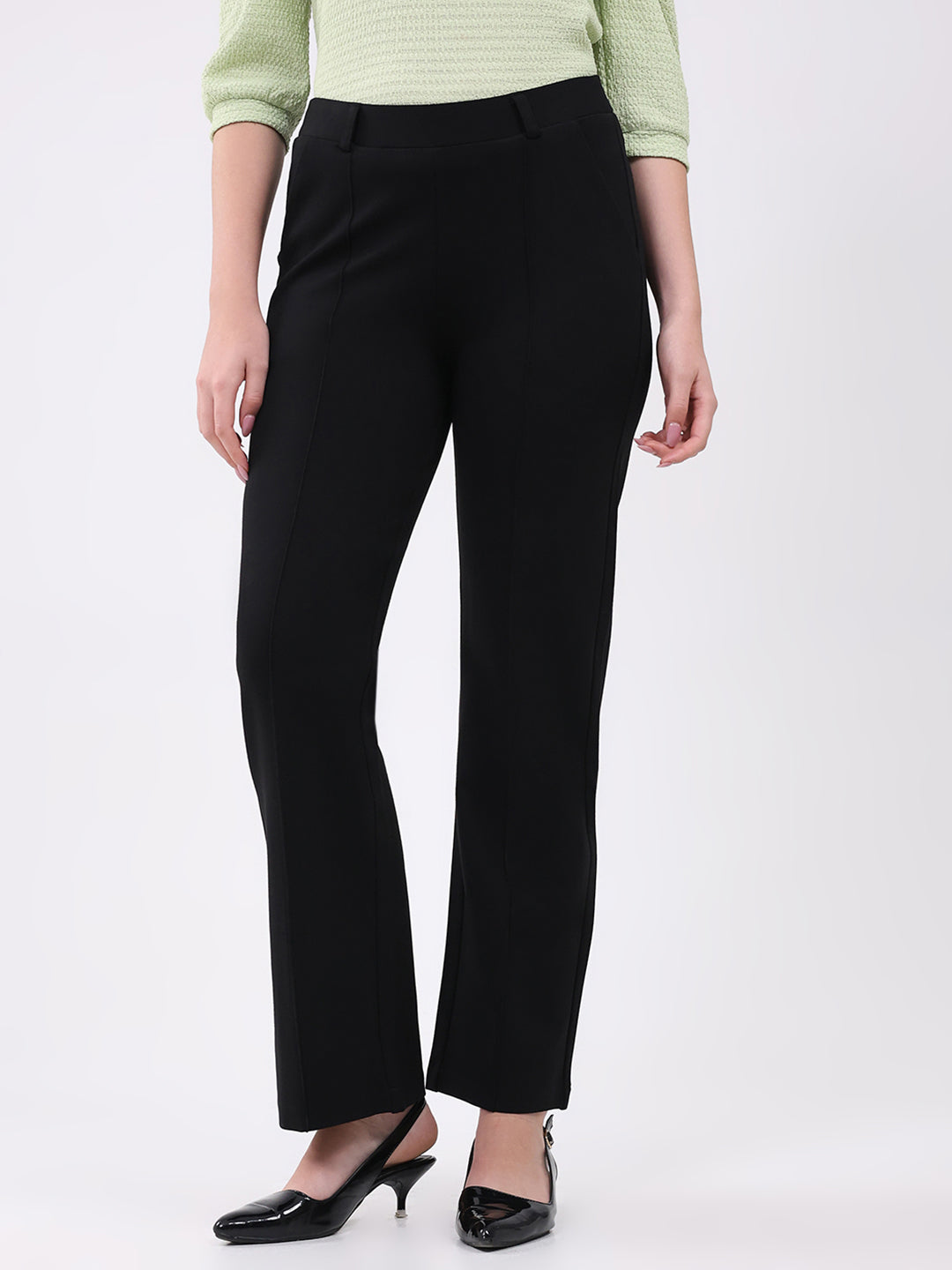 Women Black Solid Regular Fit Jegging