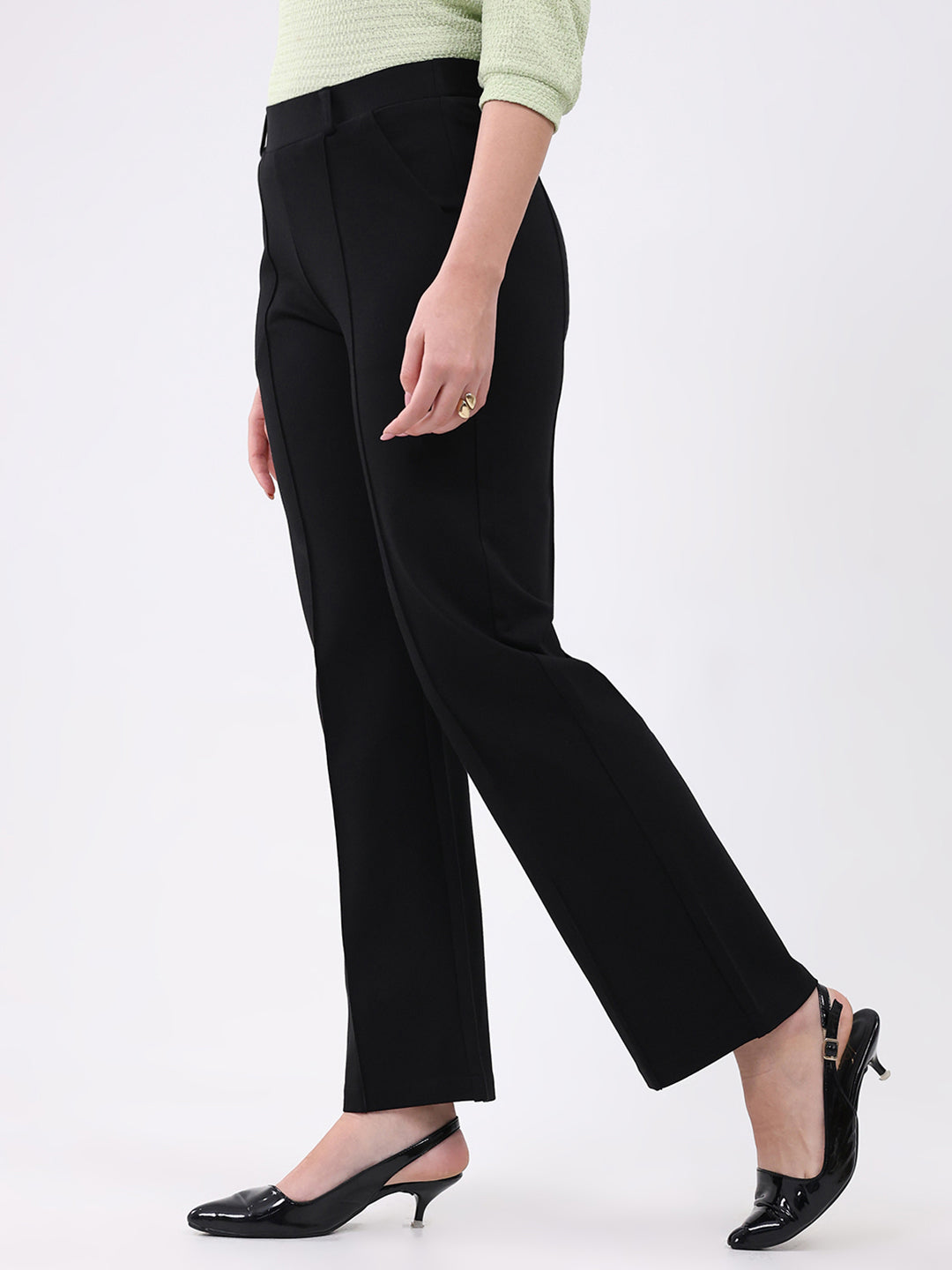 Women Black Solid Regular Fit Jegging