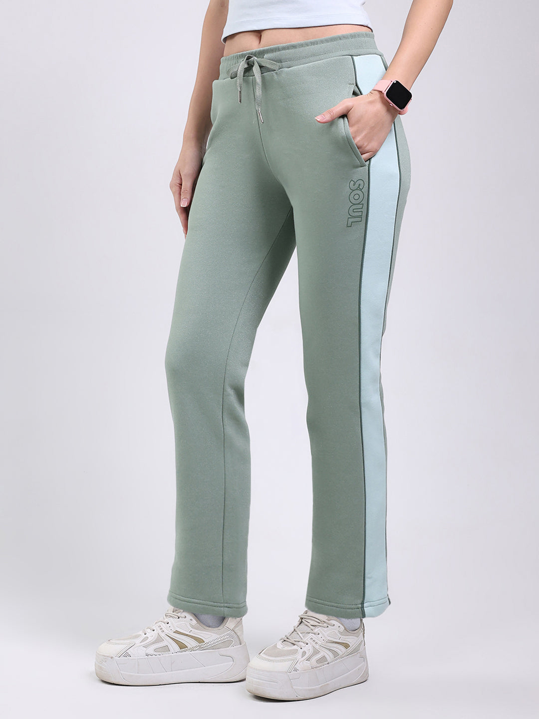 Women Green Solid Regular Fit Winter Lower