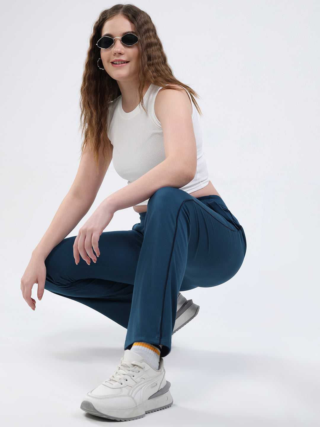 Women Dark Blue Solid Regular Fit Winter Lower