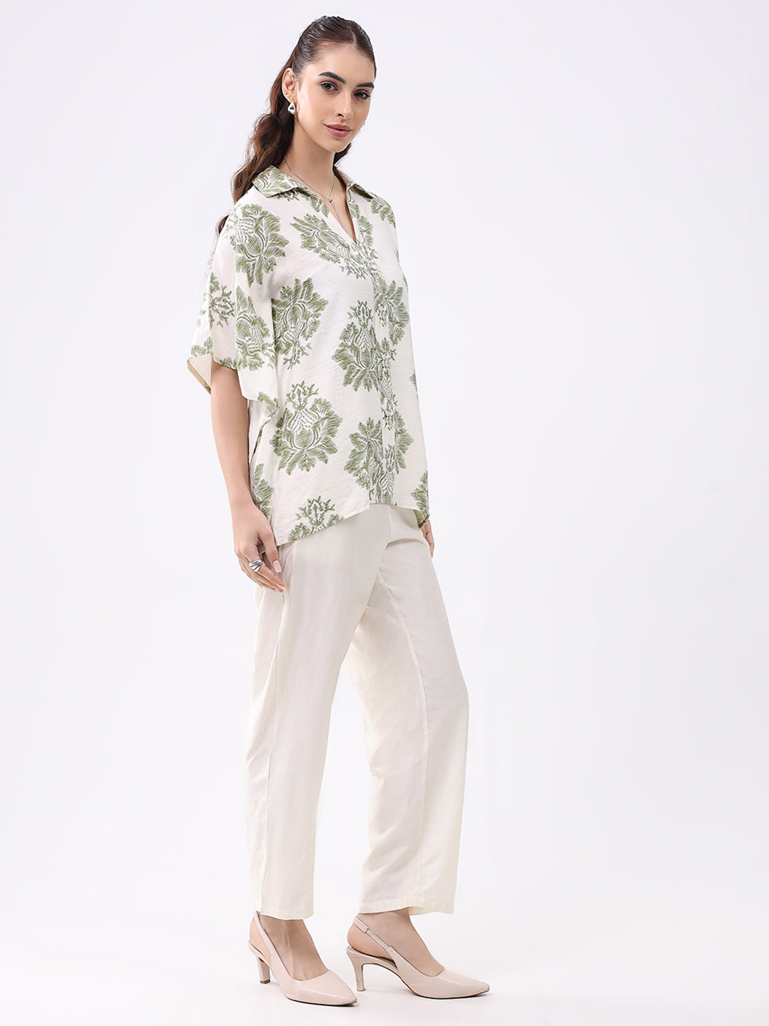 Women Cream Printed Collar 3/4th Sleeve Cords Set