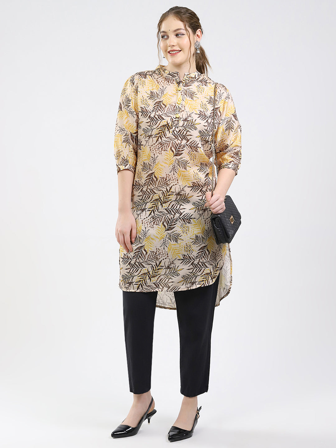 Women Beige Printed Round Neck 3/4th Sleeve Winter Kurti