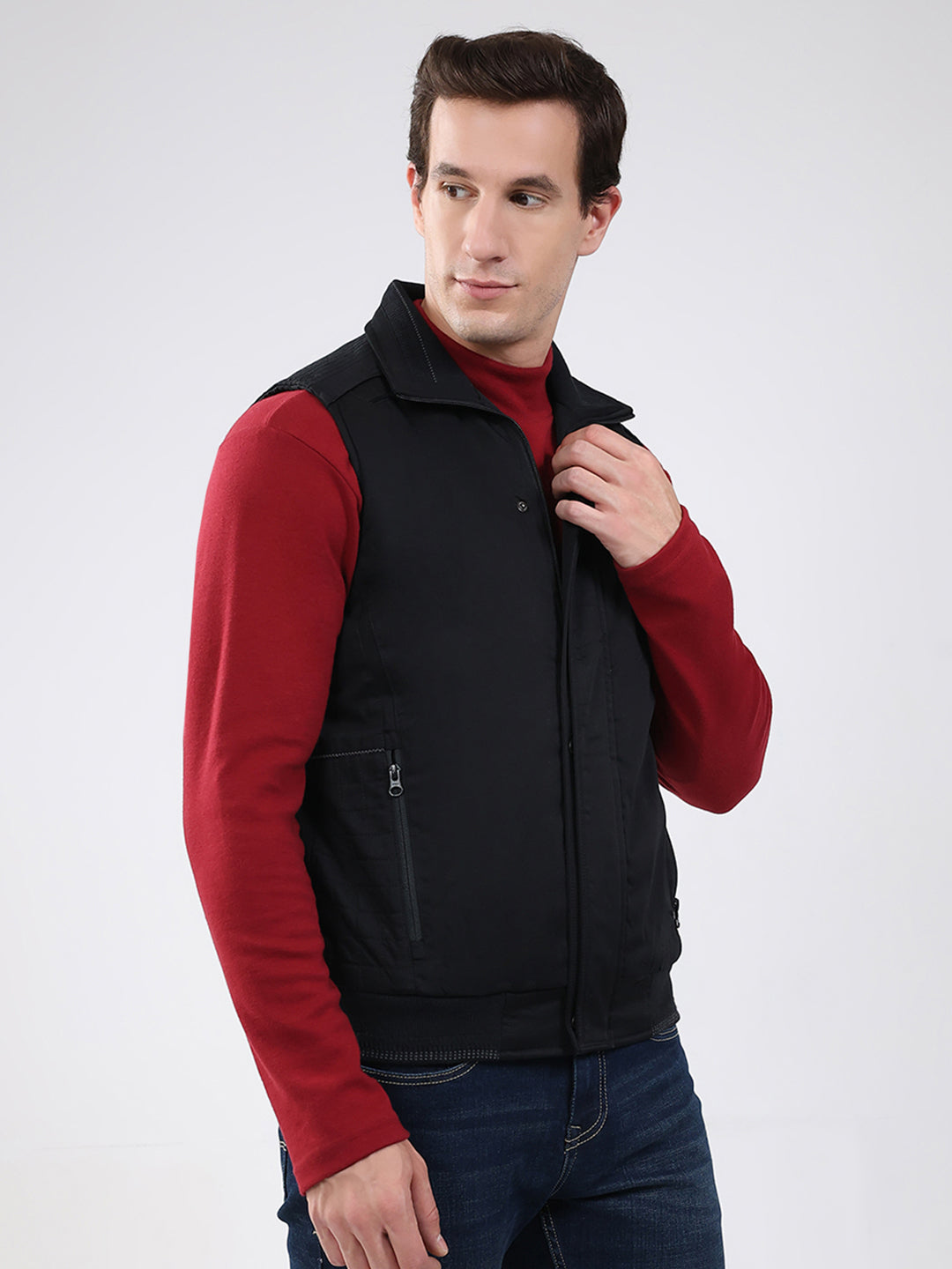 Men Black Solid Mock Neck Sleeveless Jacket