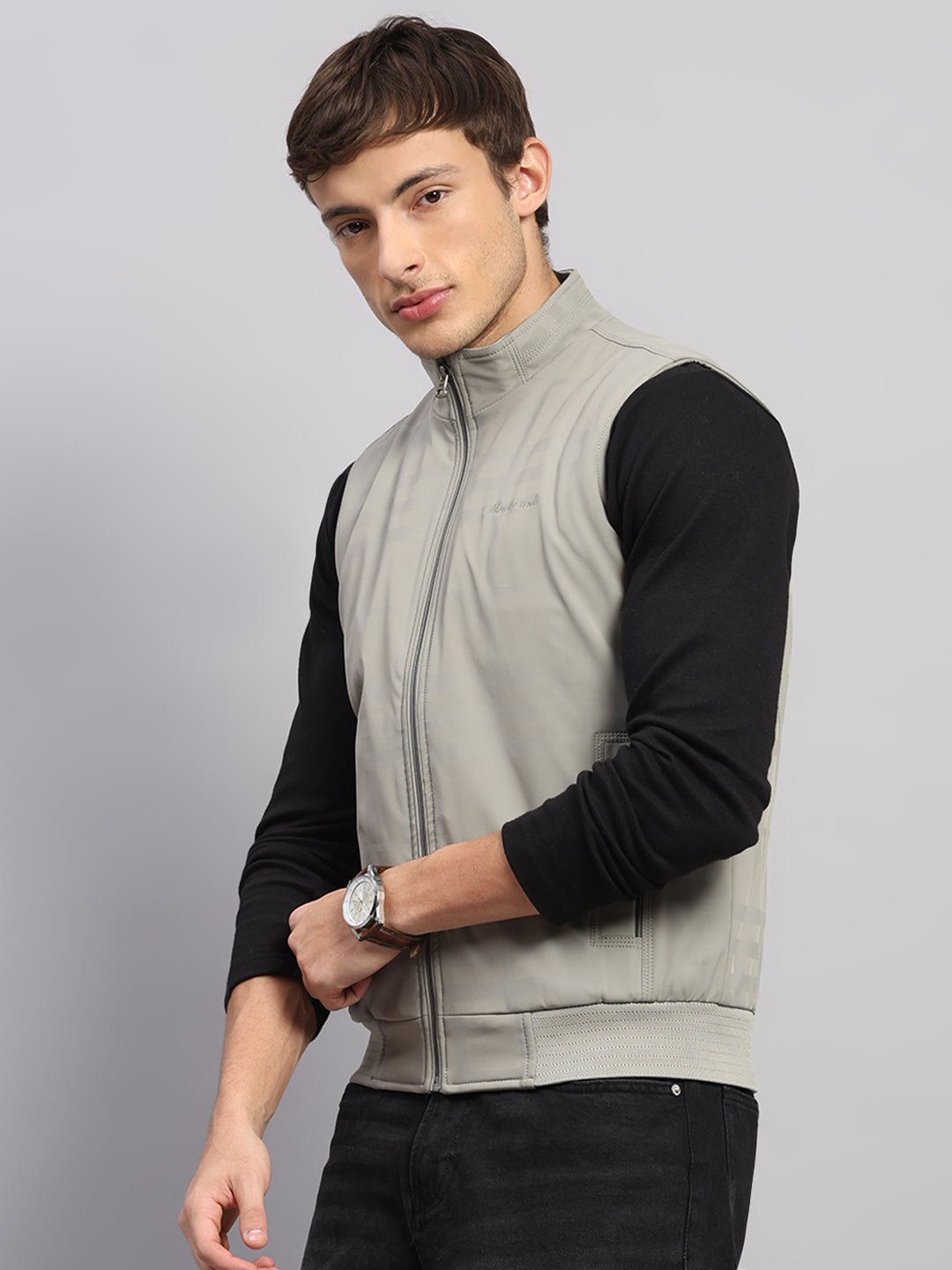 Men Light Grey Solid Collar Sleeveless Jacket