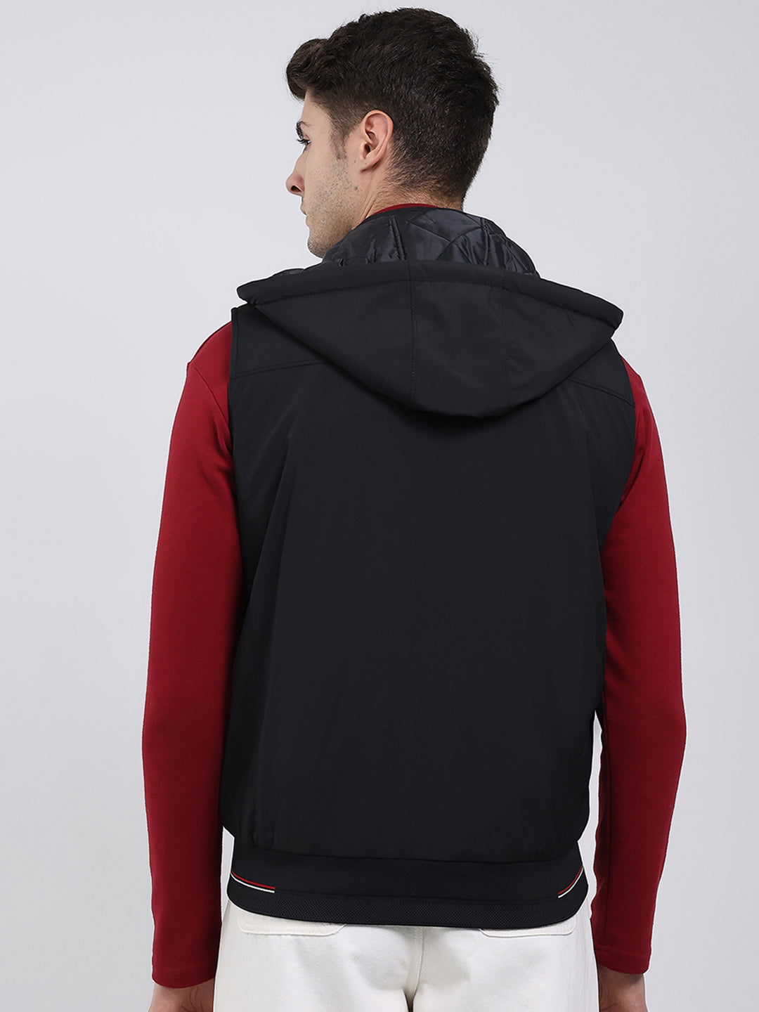 Men Black Solid Hooded Sleeveless Jacket