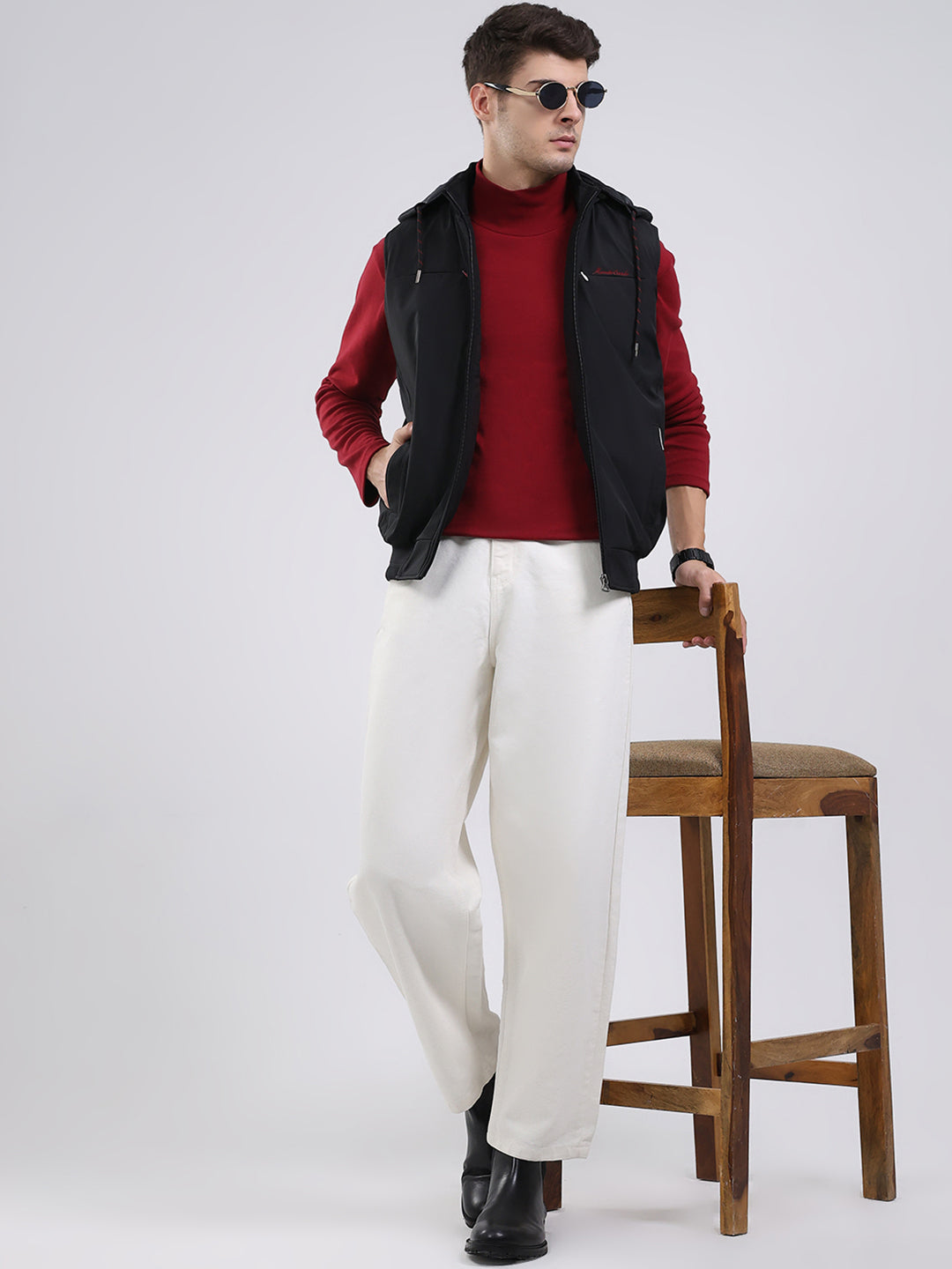 Men Black Solid Hooded Sleeveless Jacket