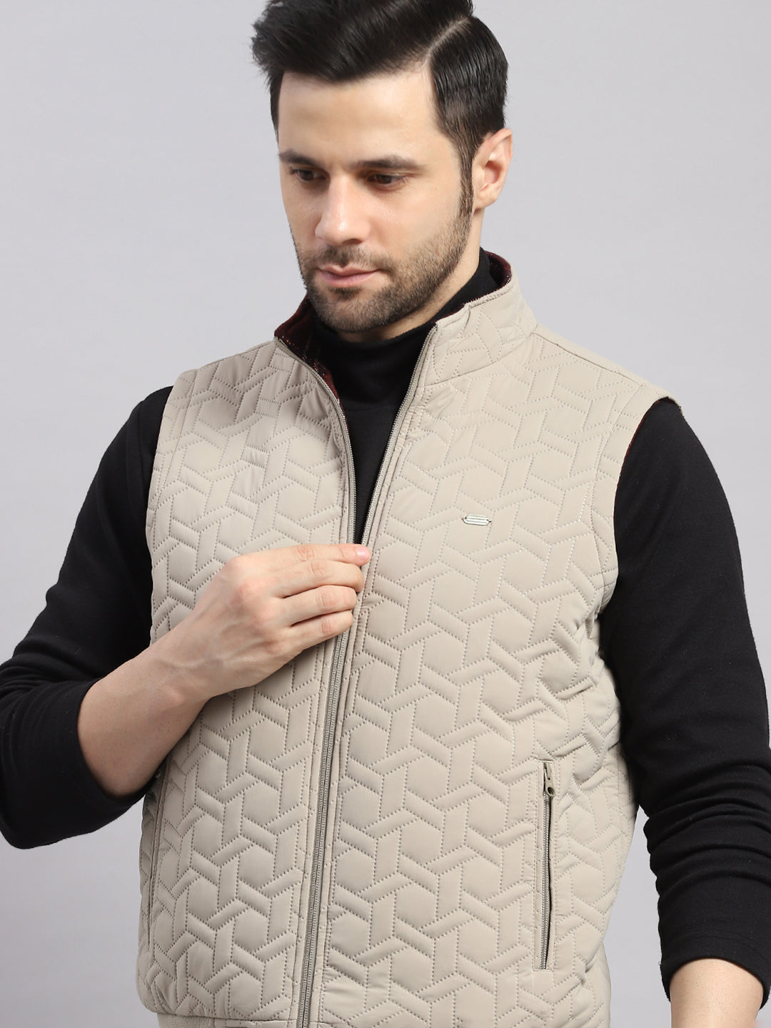 Men Beige Solid Collar Sleeveless Reversible Jacket
