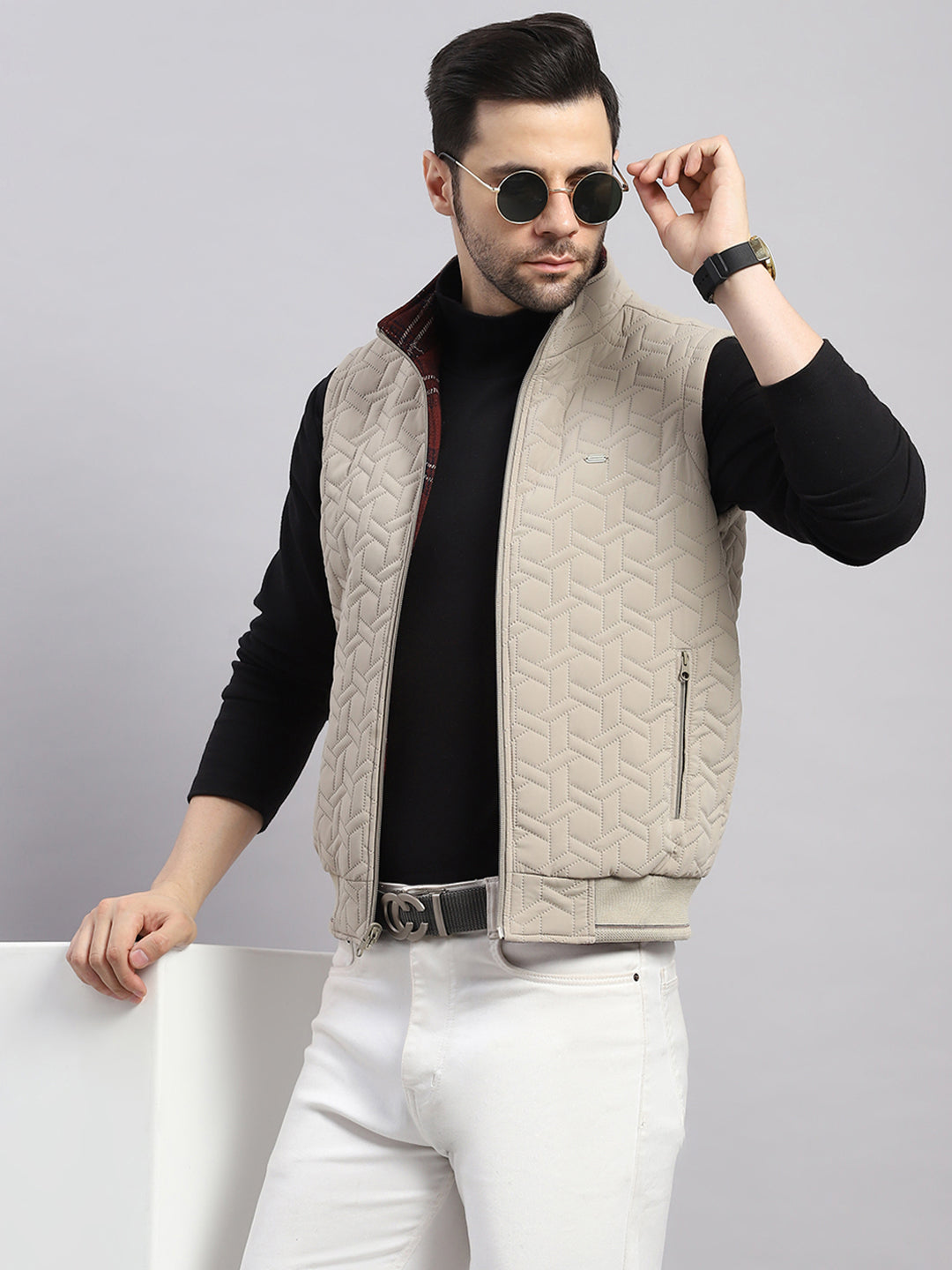 Men Beige Solid Collar Sleeveless Reversible Jacket