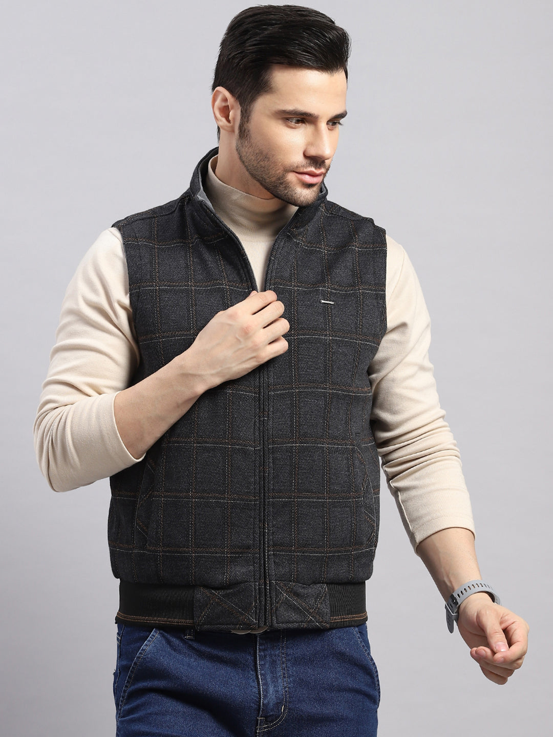 Men Grey Solid Collar Sleeveless Reversible Jacket