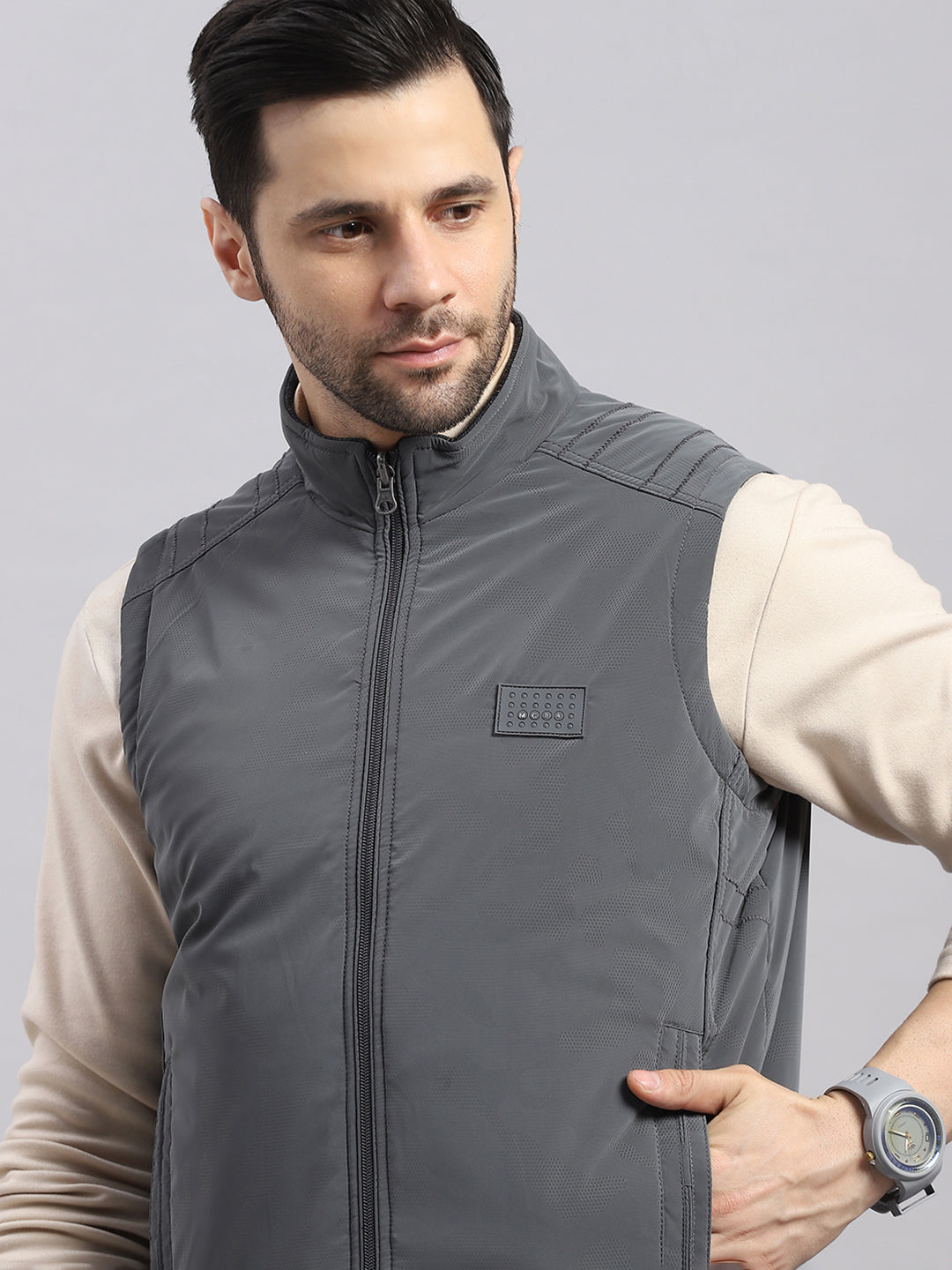 Men Grey Solid Collar Sleeveless Reversible Jacket