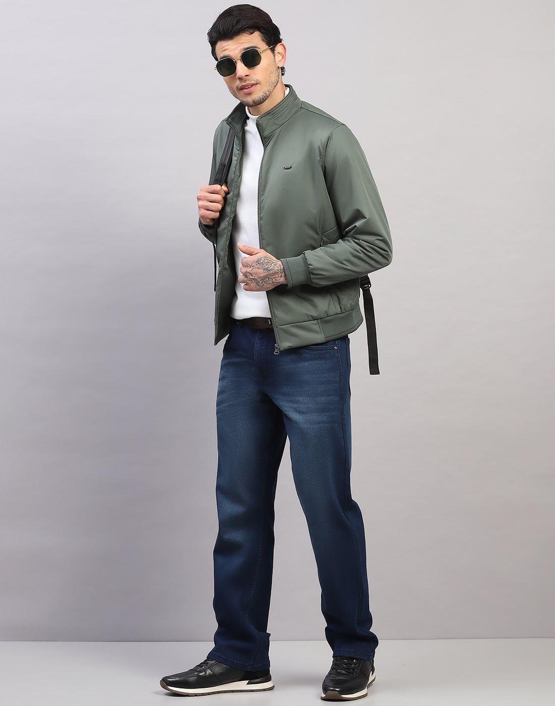 Men Green Solid Full Sleeve Jacket
