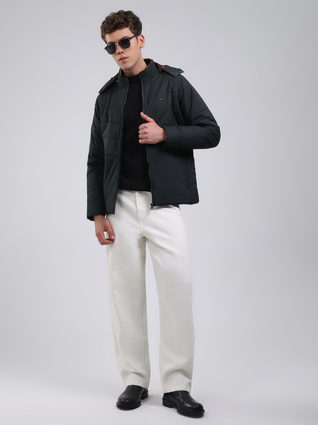 Men Olive Solid Hooded Full Sleeve Jacket