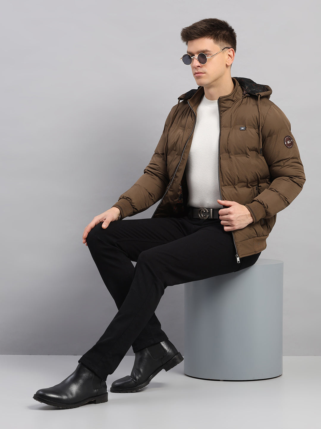 Men Brown Solid Hooded Full Sleeve Jacket