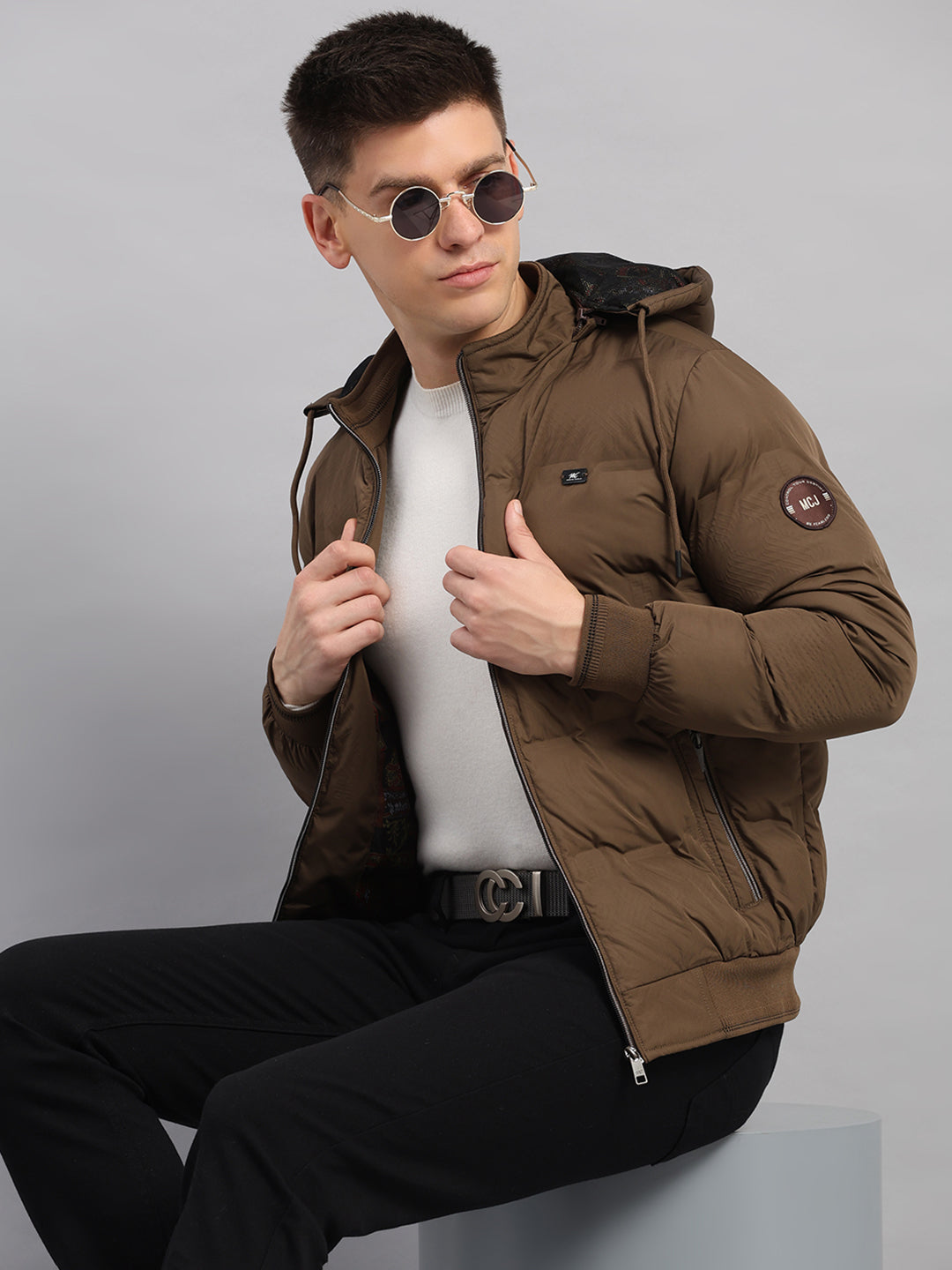 Men Brown Solid Hooded Full Sleeve Jacket