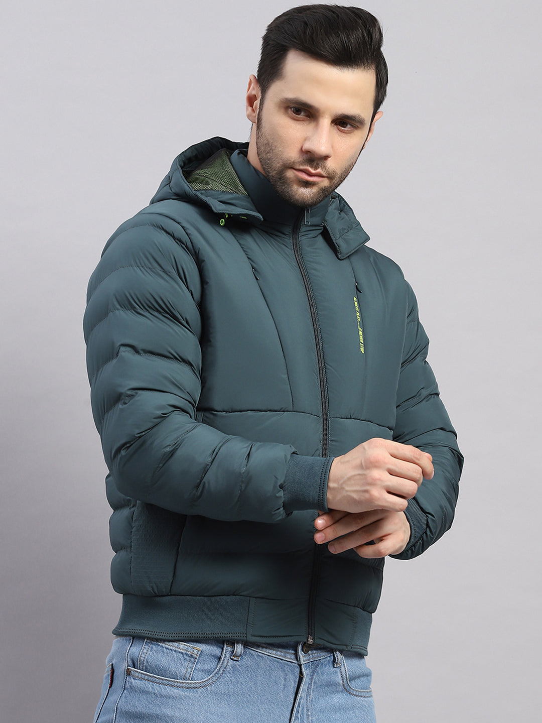 Men Green Solid Hooded Full Sleeve Jacket