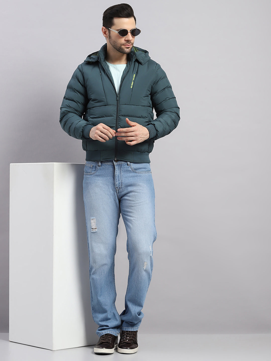 Men Green Solid Hooded Full Sleeve Jacket