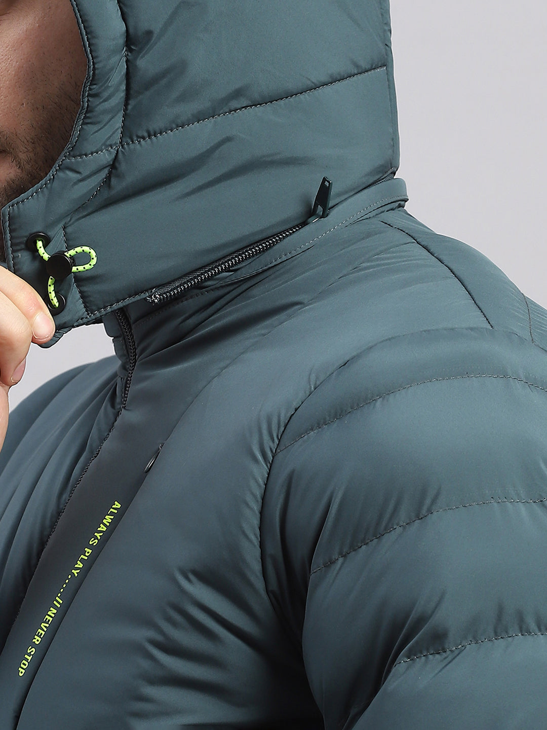 Men Green Solid Hooded Full Sleeve Jacket