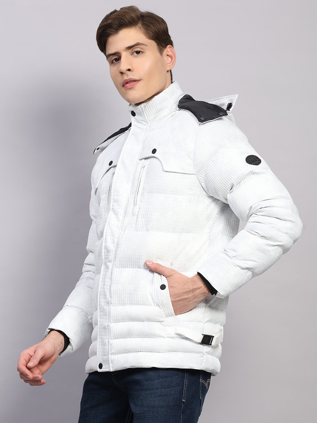 Men White Solid Hooded Full Sleeve Jacket