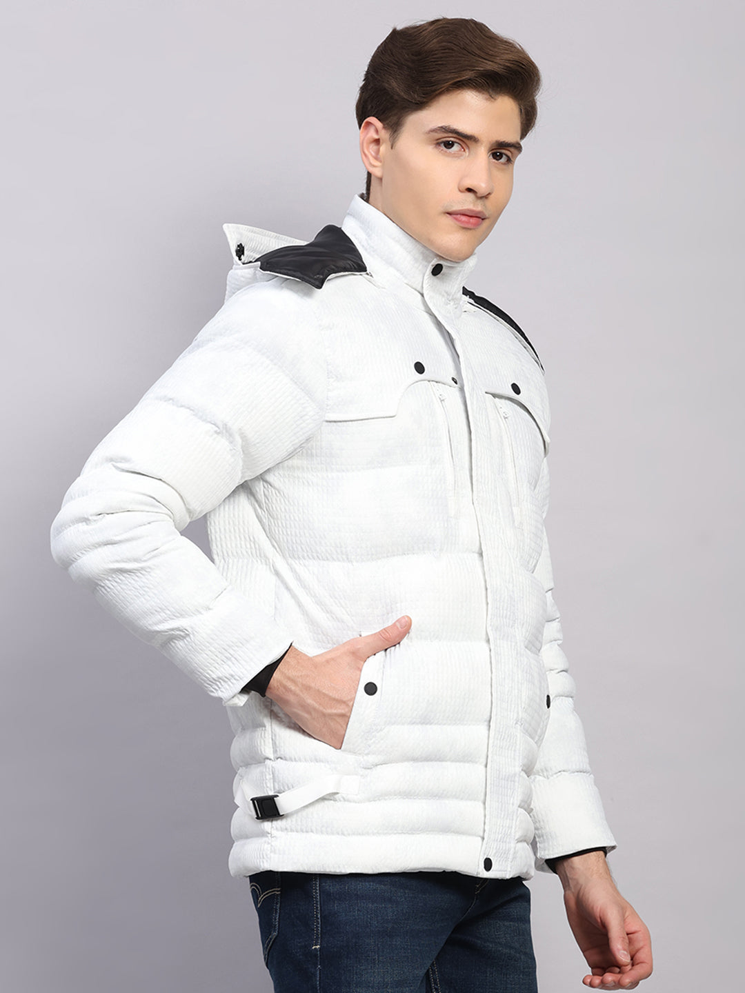 Men White Solid Hooded Full Sleeve Jacket