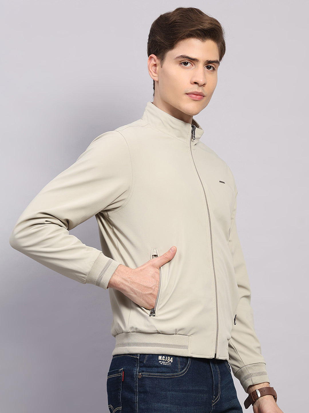 Men Off White Solid Collar Full Sleeve Jacket
