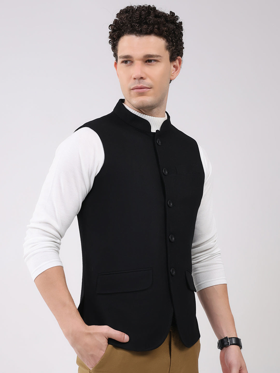 Men Black Solid Collar Sleeveless Jacket