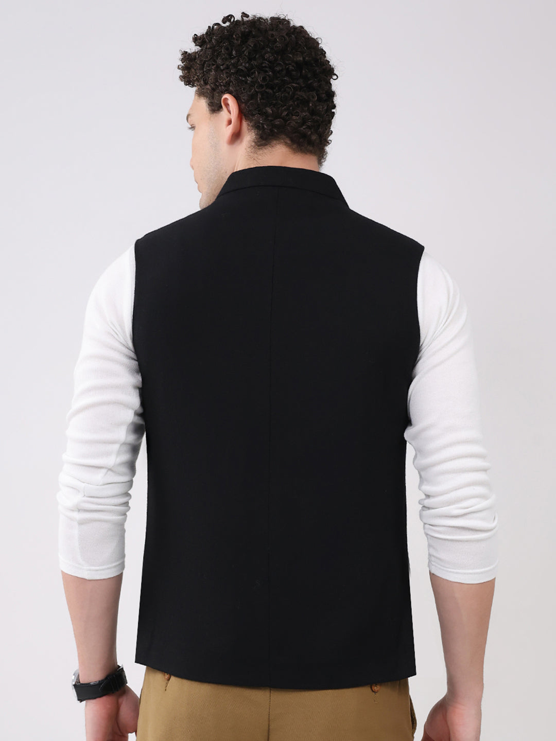 Men Black Solid Collar Sleeveless Jacket