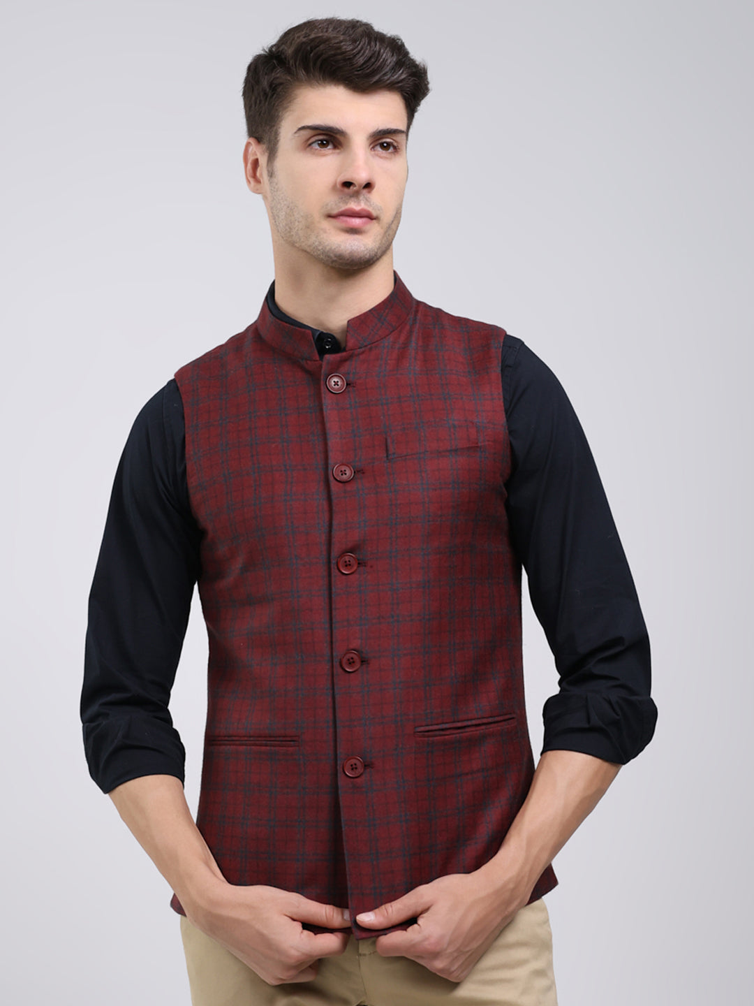 Men Maroon Solid Band Neck Sleeveless Jacket