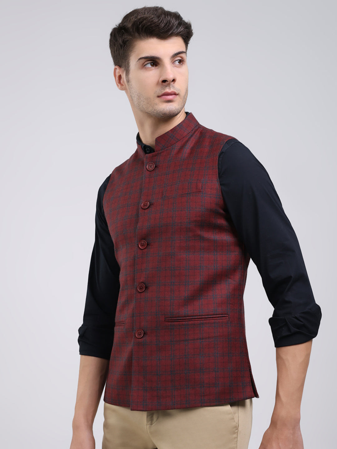 Men Maroon Solid Band Neck Sleeveless Jacket