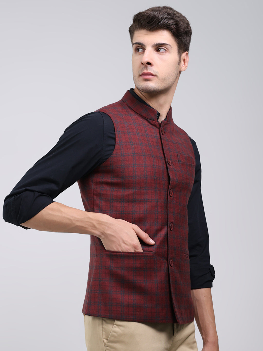 Men Maroon Solid Band Neck Sleeveless Jacket