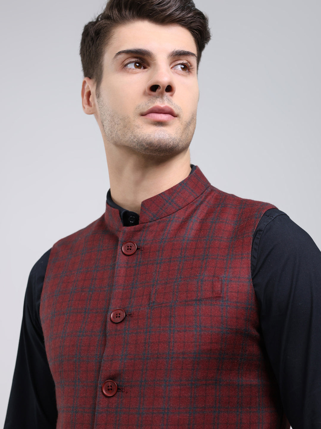 Men Maroon Solid Band Neck Sleeveless Jacket
