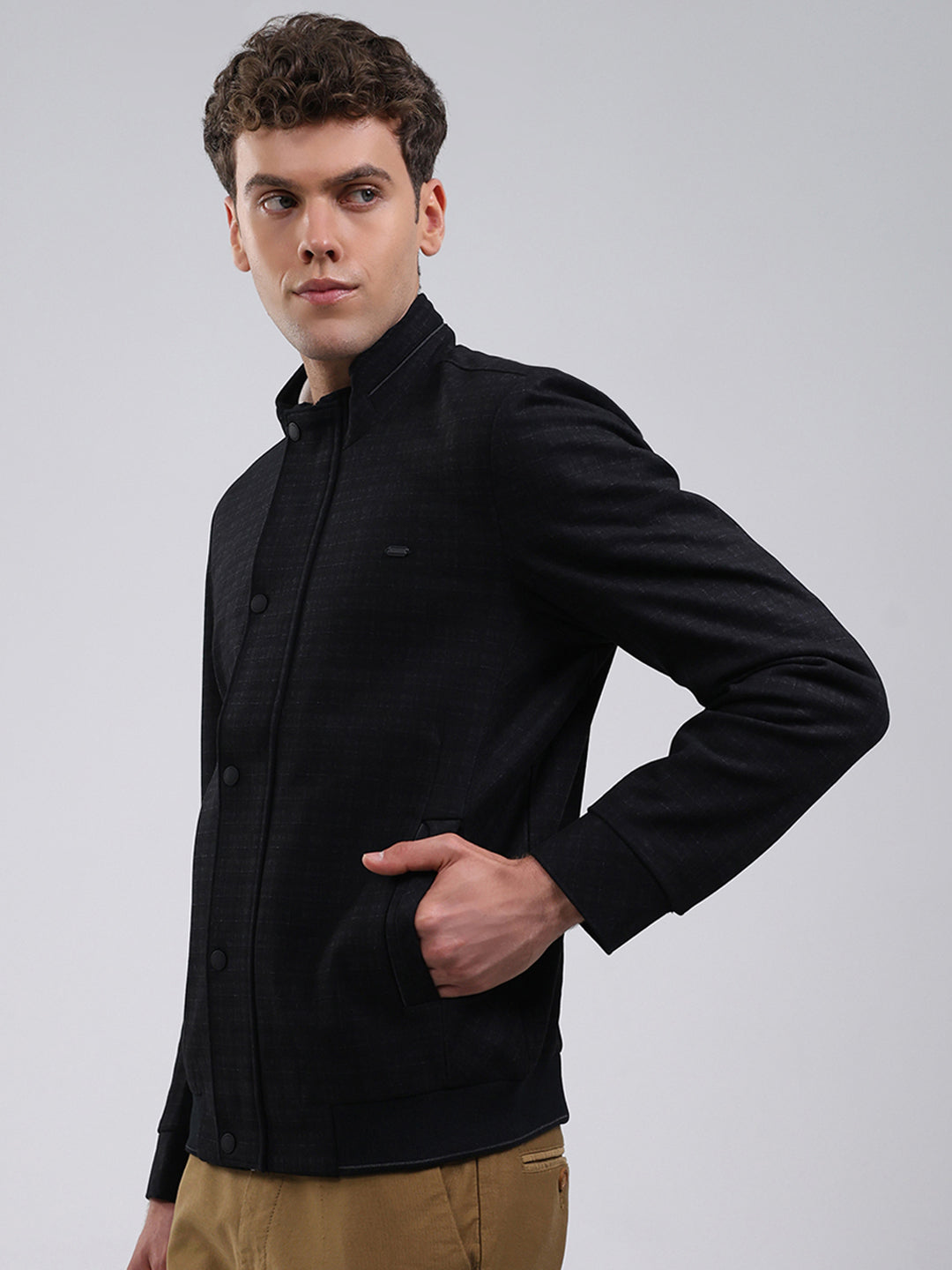 Men Black Solid Stand Collar Full Sleeve Jacket
