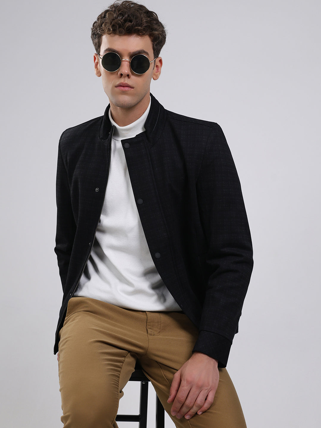 Men Black Solid Stand Collar Full Sleeve Jacket