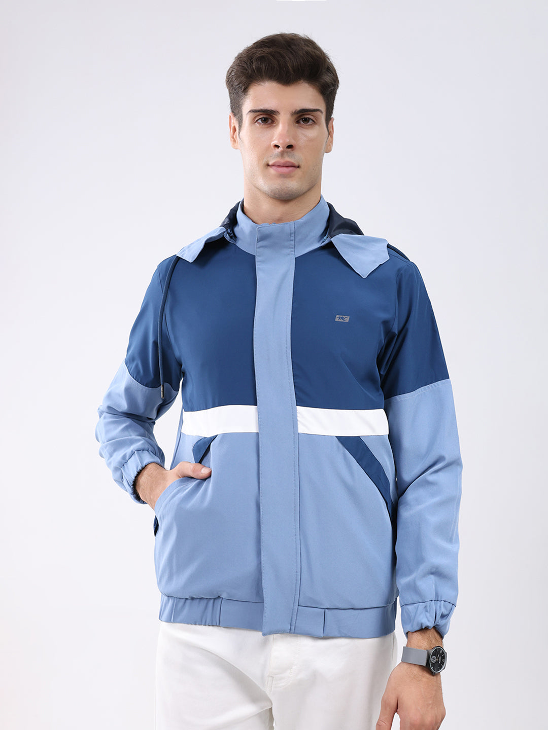 Men Blue Colourblocked Hooded Full Sleeve Jacket