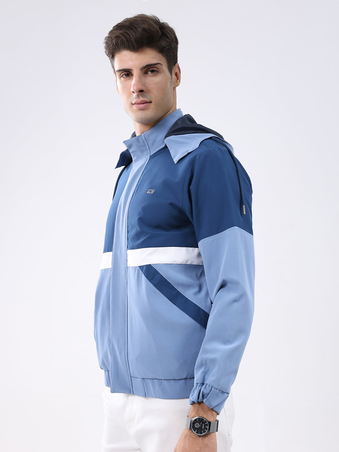 Men Blue Colourblocked Hooded Full Sleeve Jacket