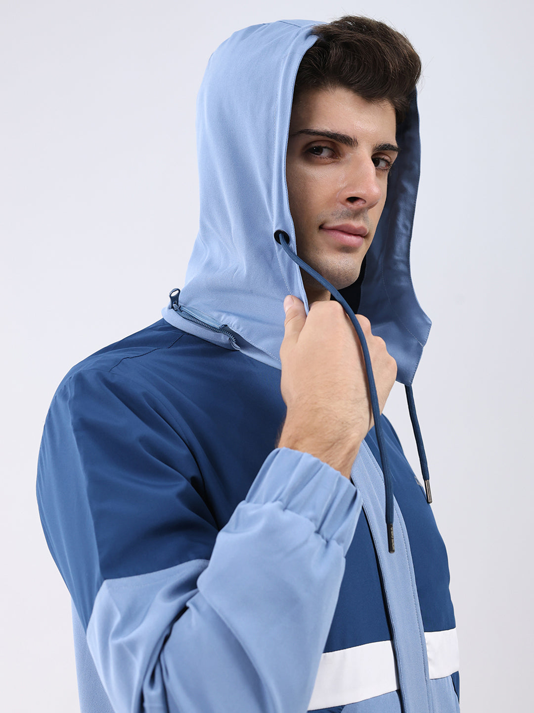Men Blue Colourblocked Hooded Full Sleeve Jacket