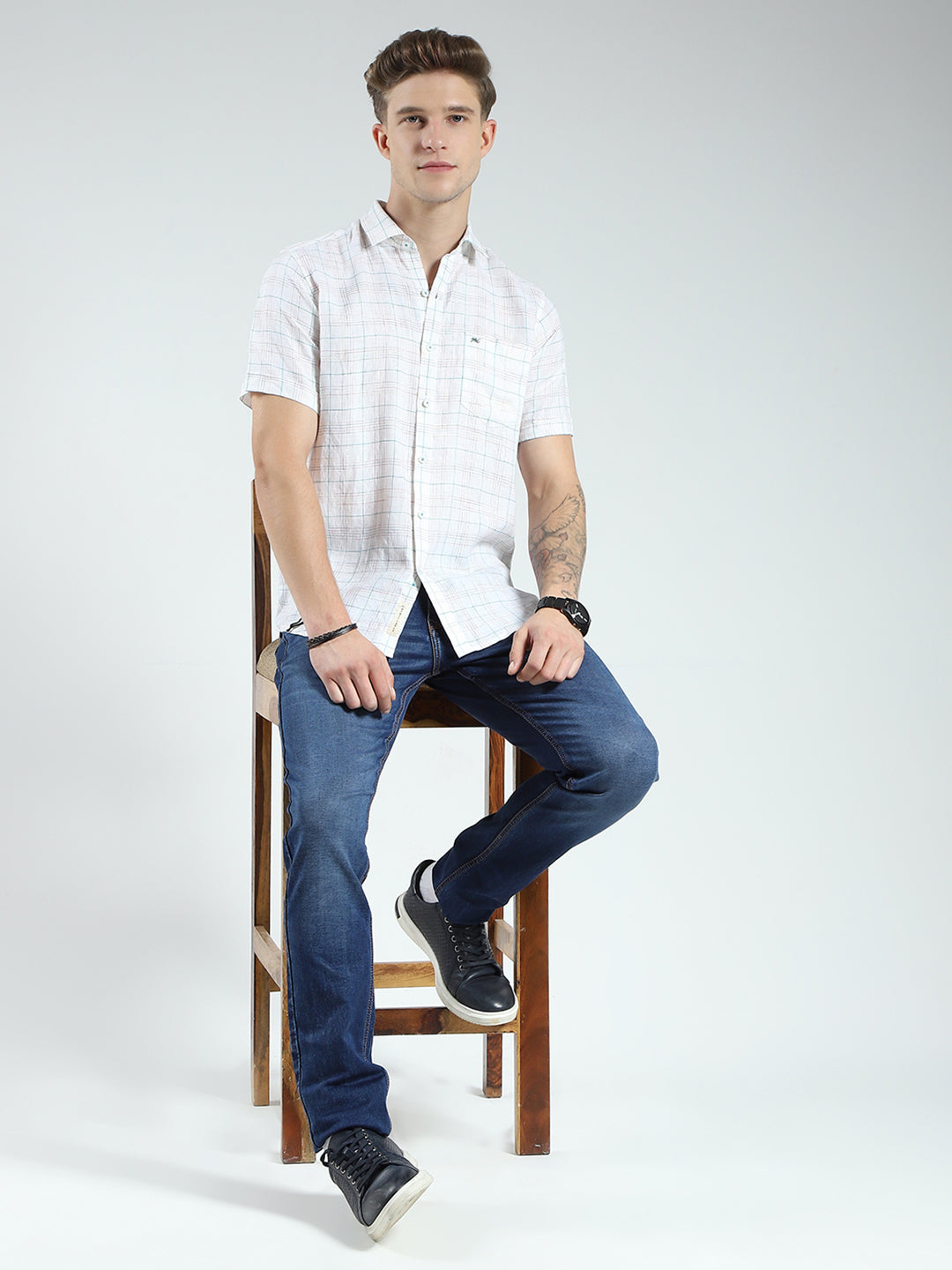 Men White Check Collar Half Sleeve Linen Shirt