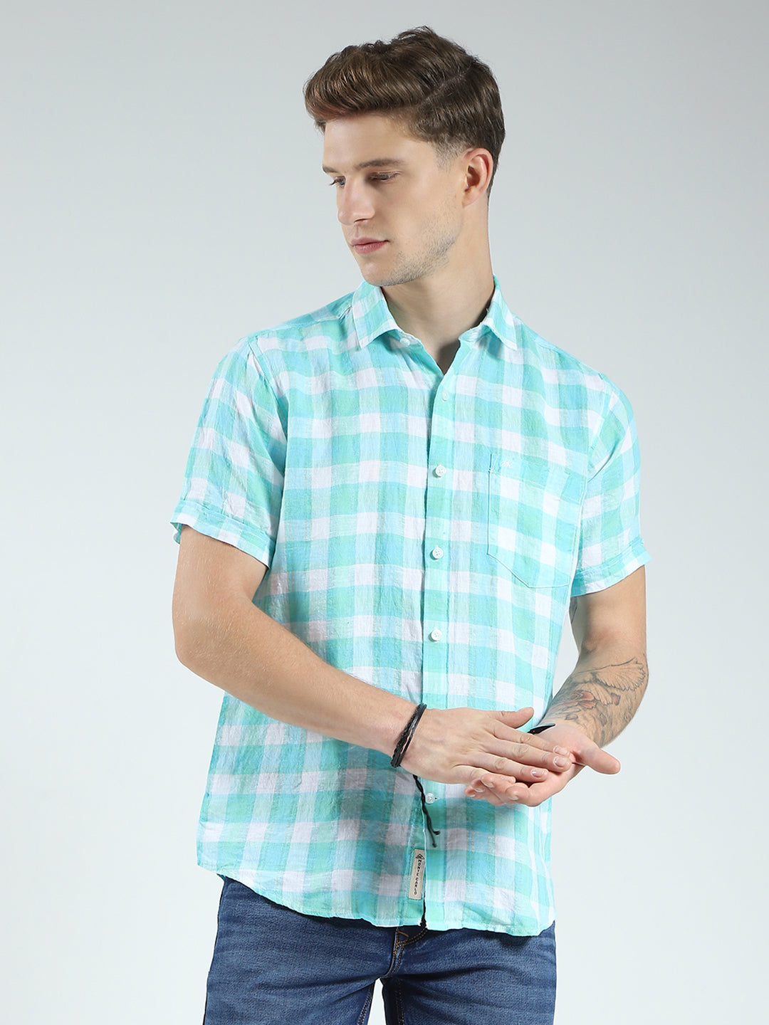 Men Green Check Collar Half Sleeve Linen Shirt