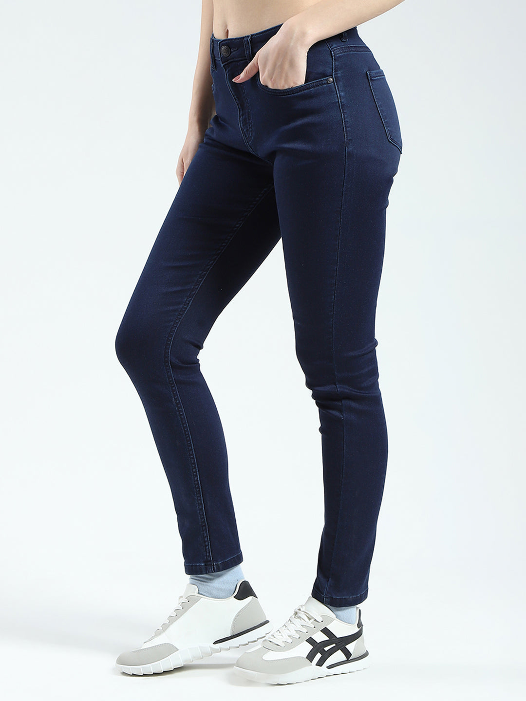 Women Blue Solid Slim Fit Denim
