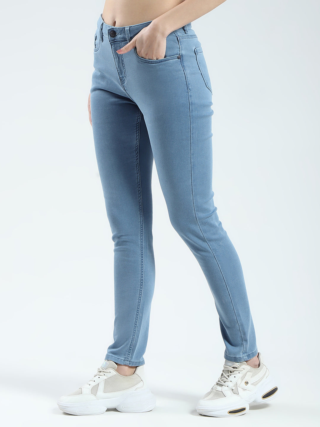 Women Blue Solid Slim Fit Denim