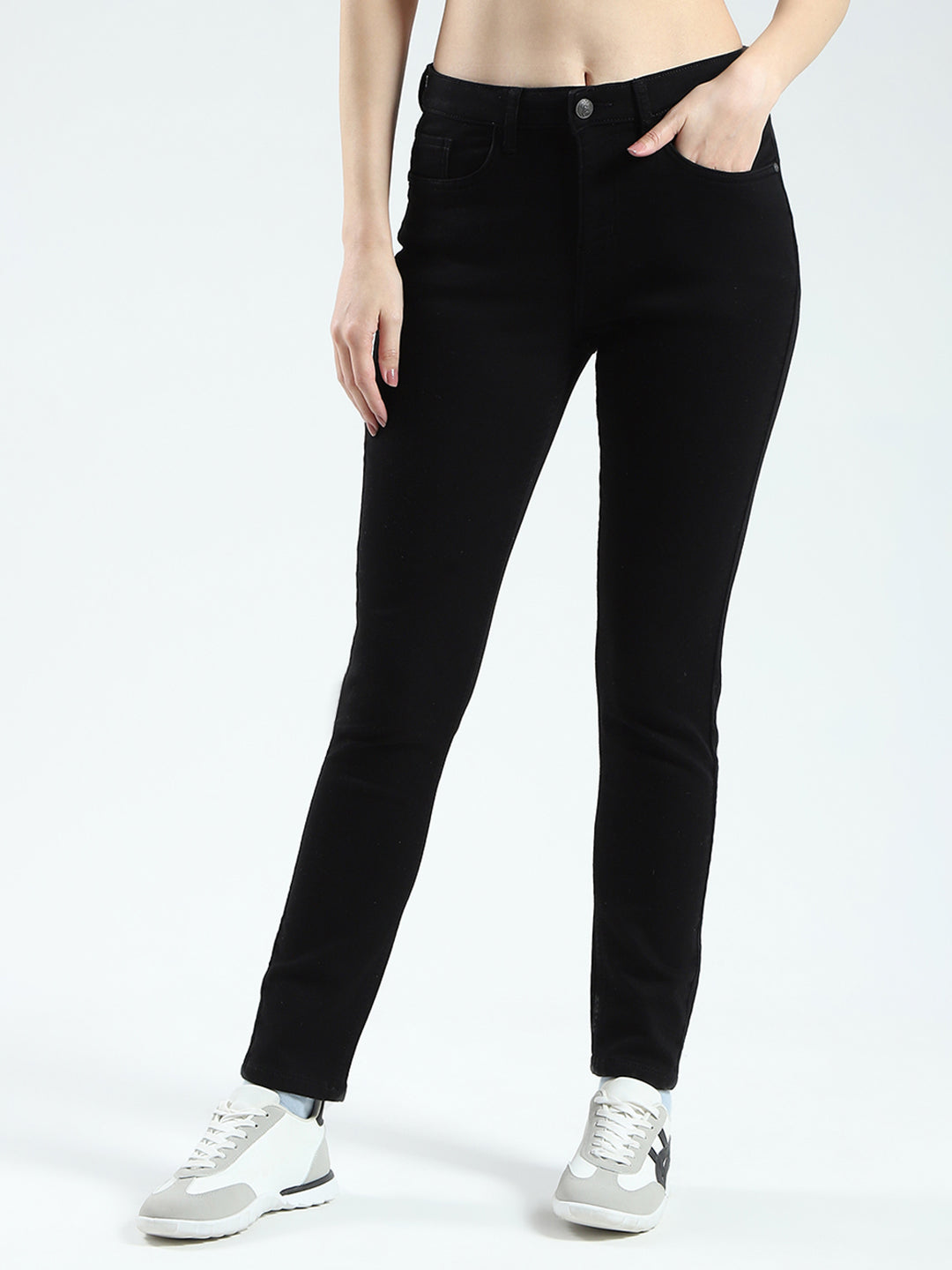 Women Black Solid Slim Fit Denim