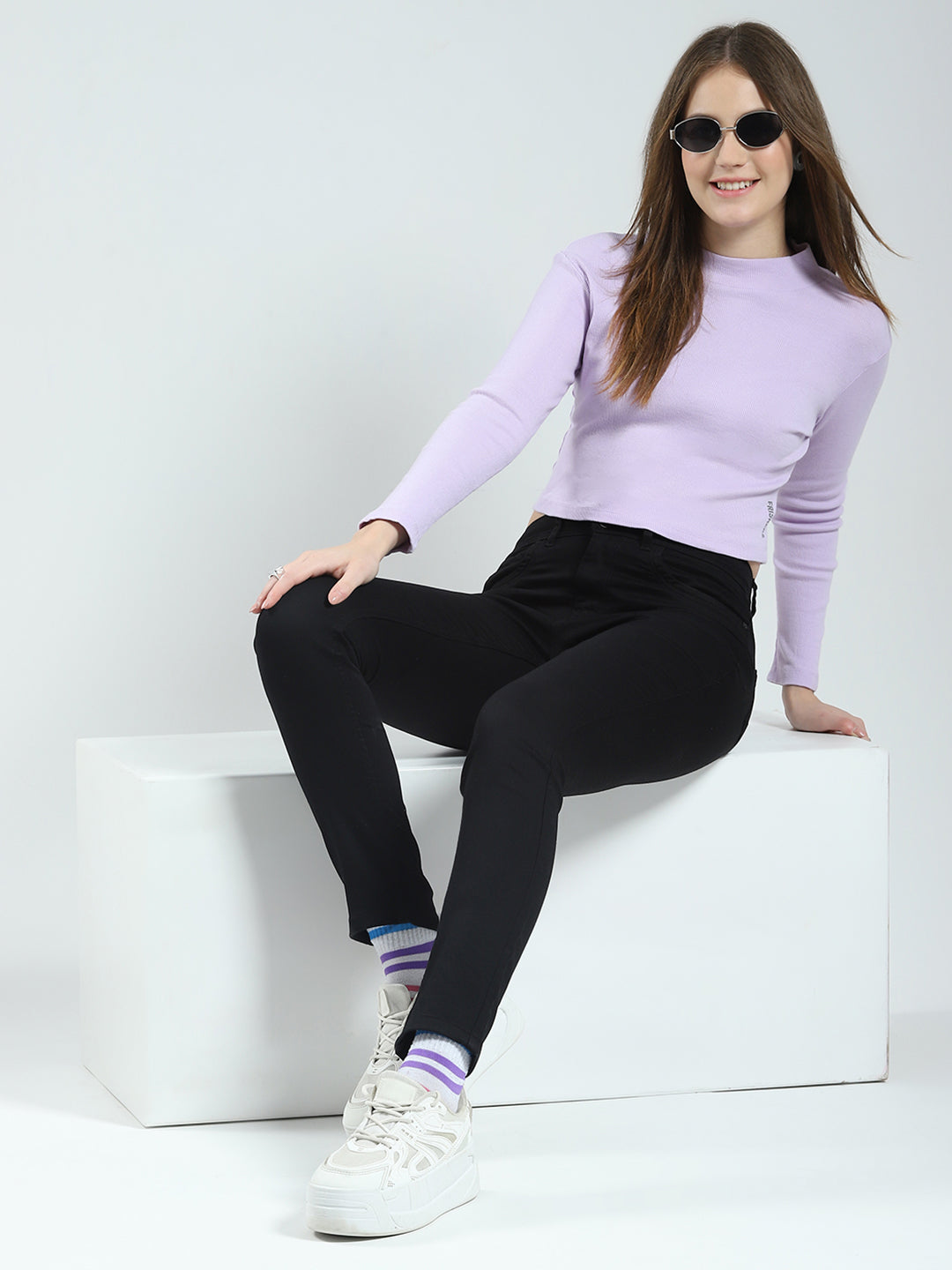 Women Black Solid Slim Fit Denim