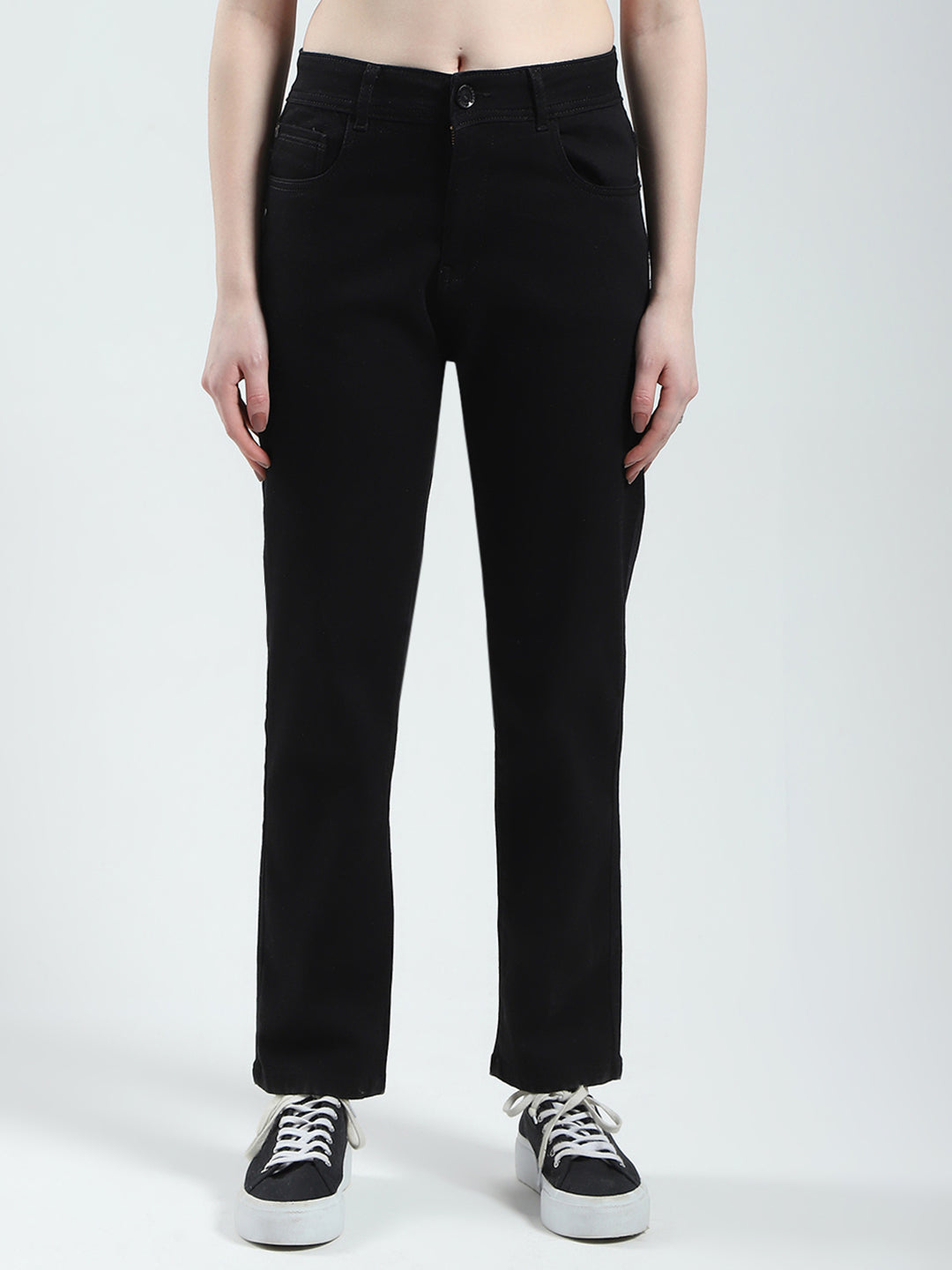Women Black Solid Straight Fit Denim