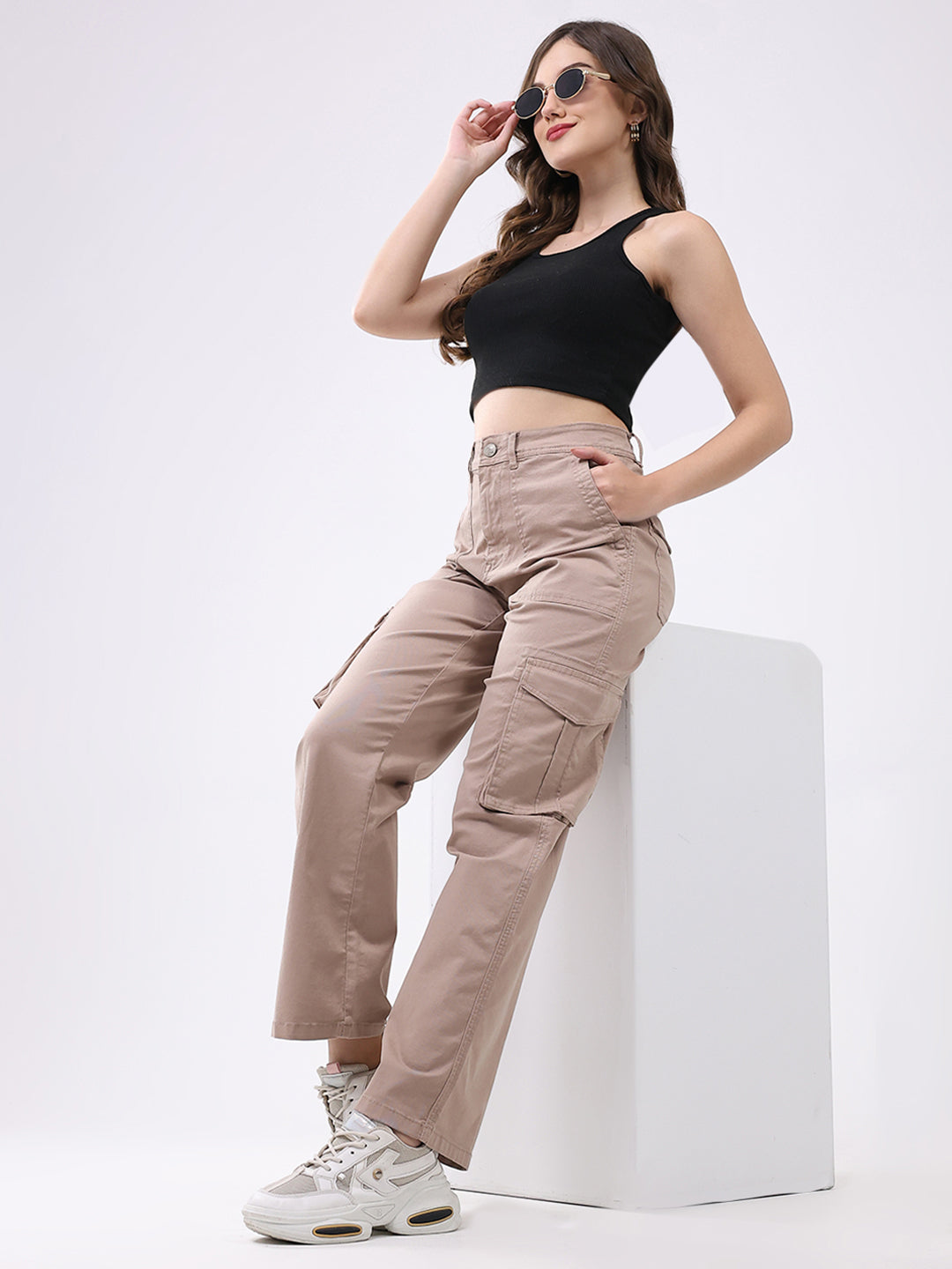 Women Mauve Solid Straight Fit Trouser