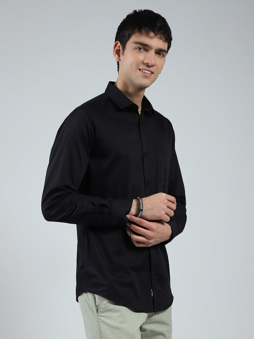 Men Black Solid Collar Full Sleeve Shirt