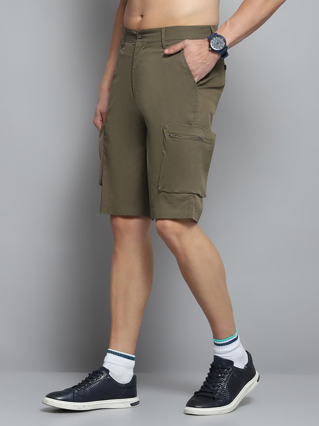 Men Olive Solid Regular Fit Short