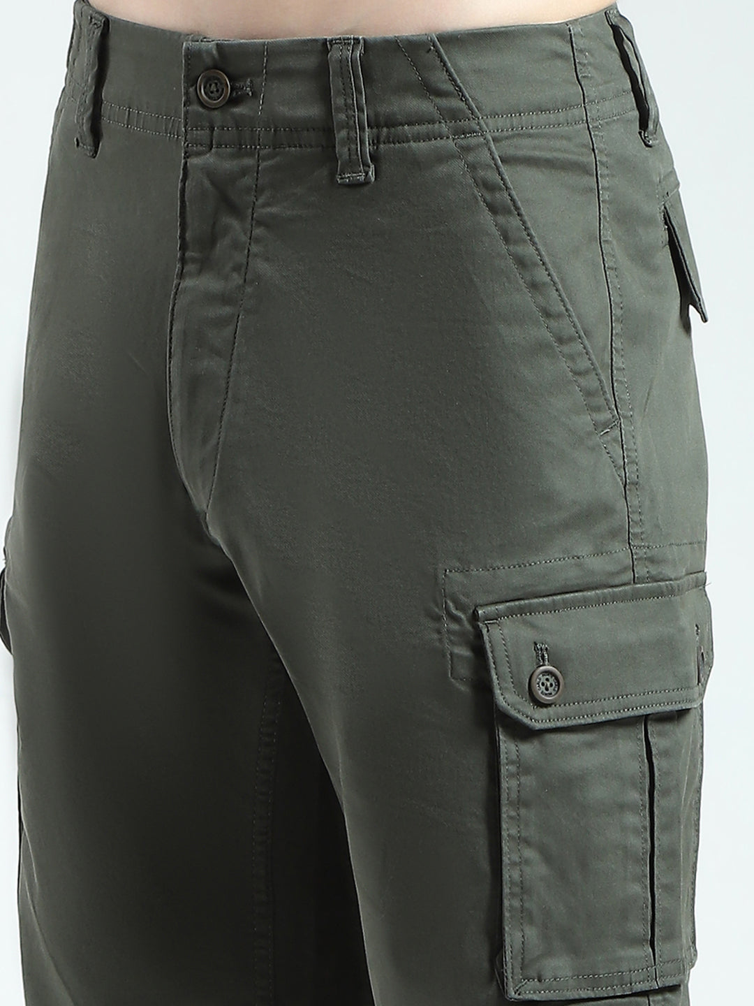 Men Olive Solid Regular Fit Shorts