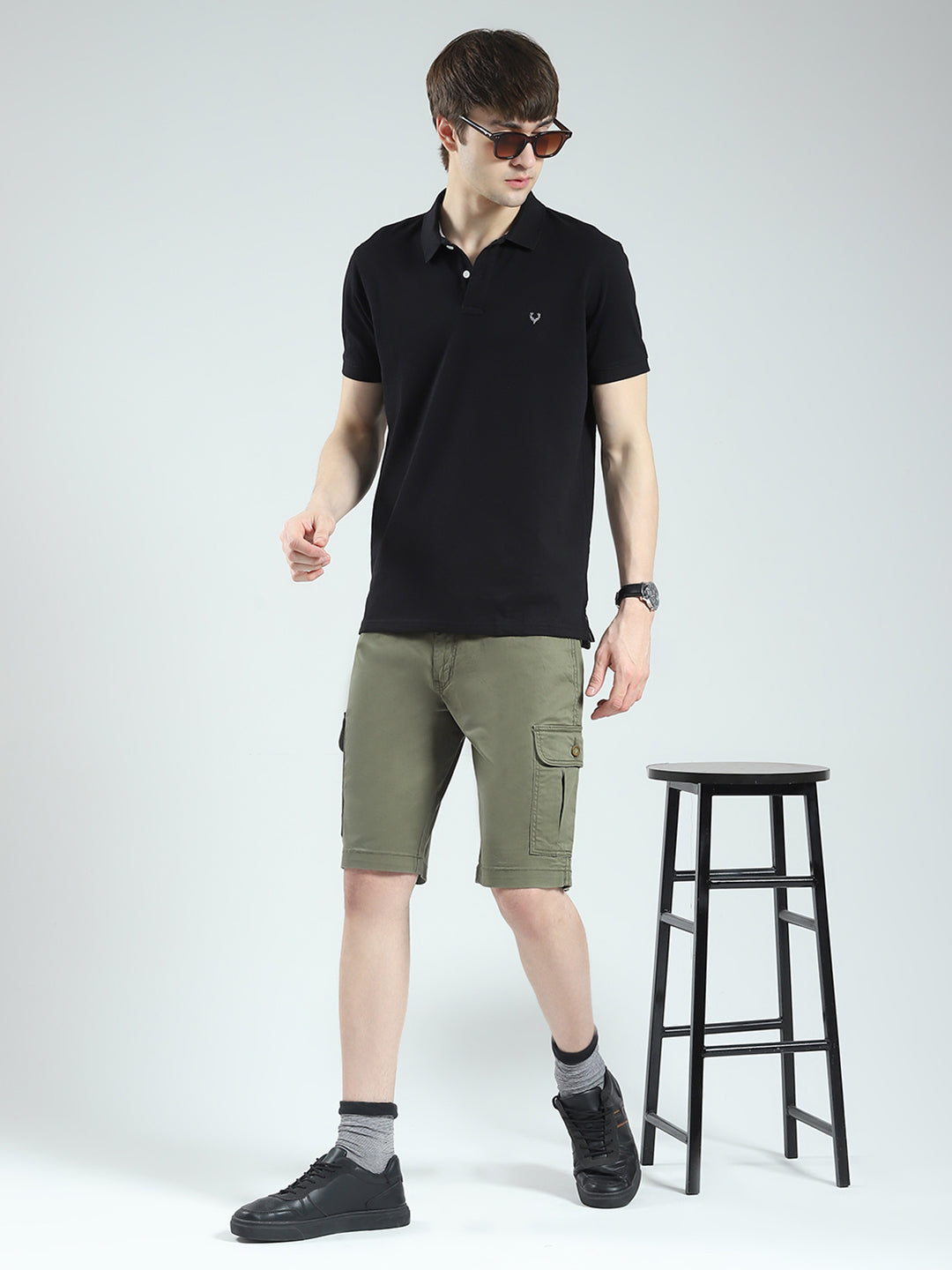Men Olive Solid Regular Fit Shorts